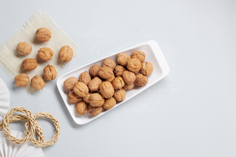 Walnut With Shell